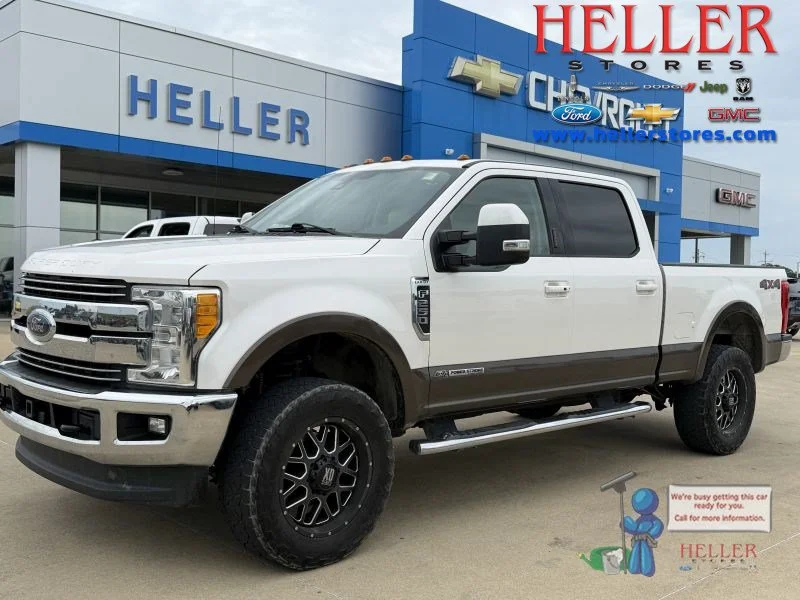 Used 2017 White Platinum Metallic Tri-Coat Ford Lariat image 1
