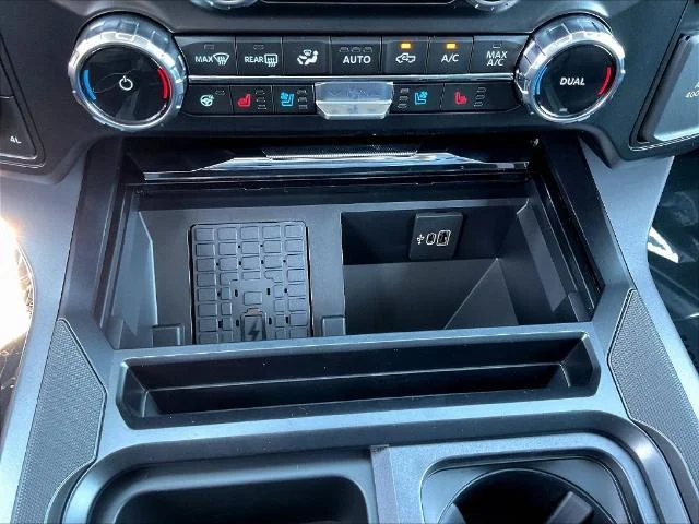 New 2027 Carbonized Gray Metallic Ford F-250® Lariat® image 69