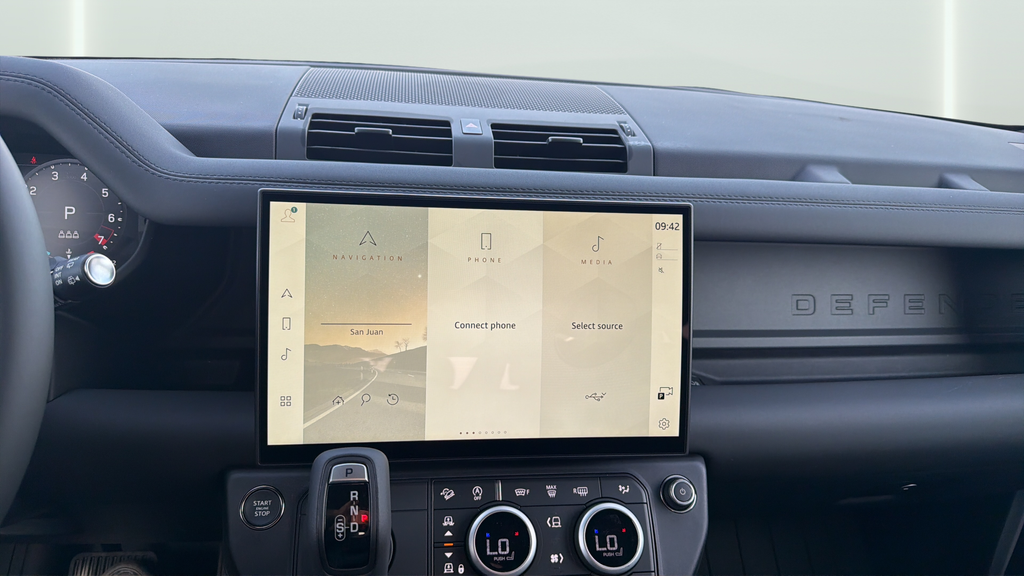 New 2026 Fuji White Land Rover X-Dynamic SE image 22