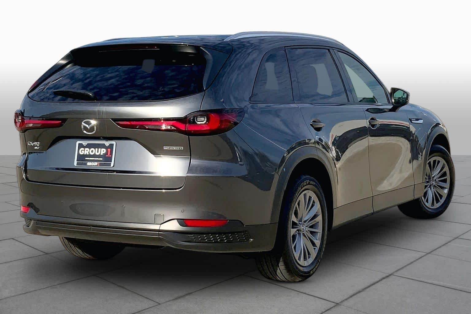 Used 2025 Machine Gray Metallic Mazda Preferred Package image 13