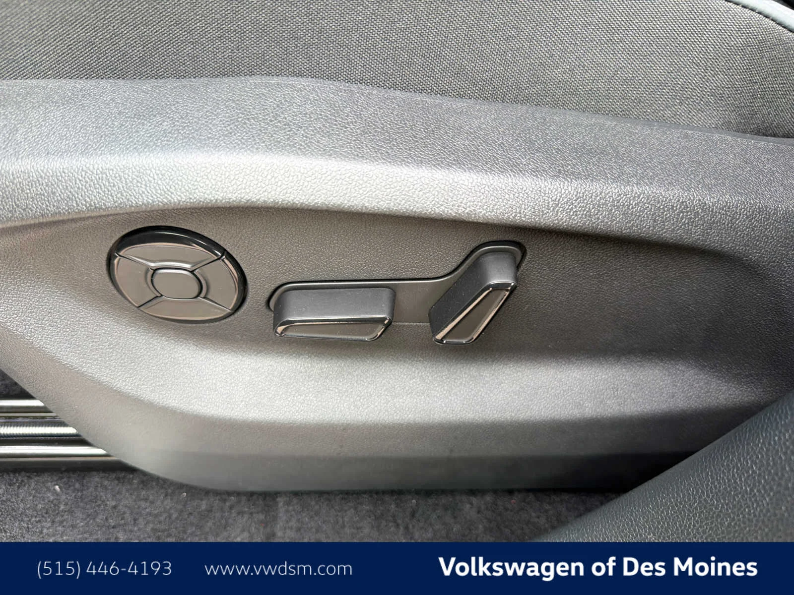 New 2027 Black Volkswagen SE w/Technology image 24