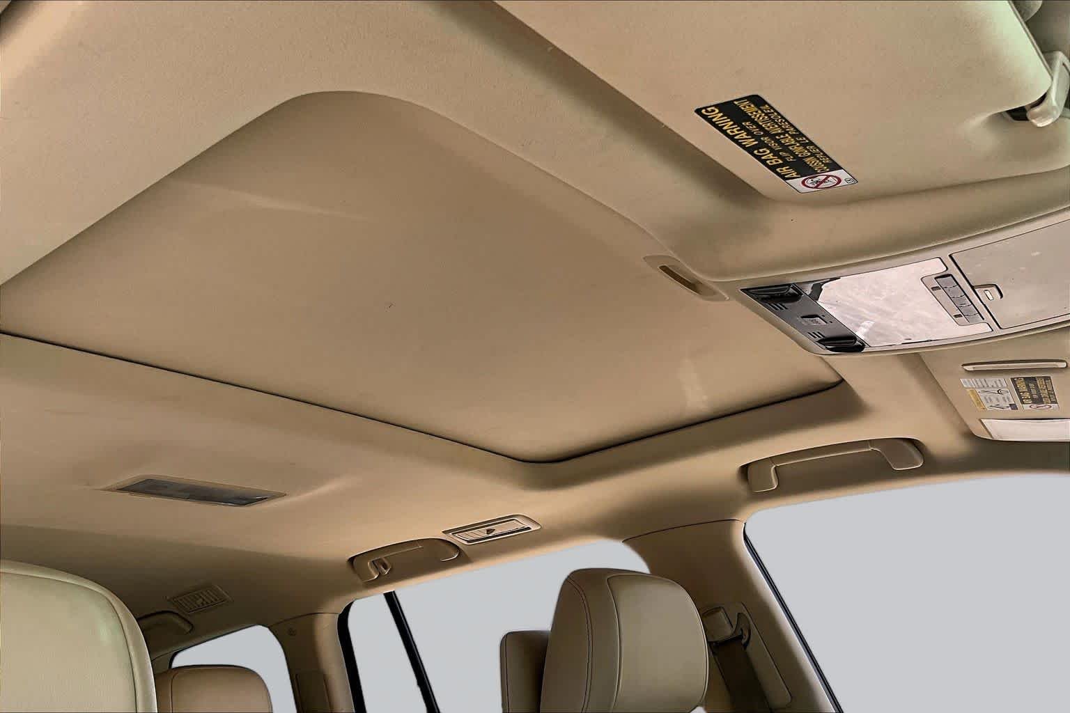 Used 2014 Starfire Pearl Lexus  image 12