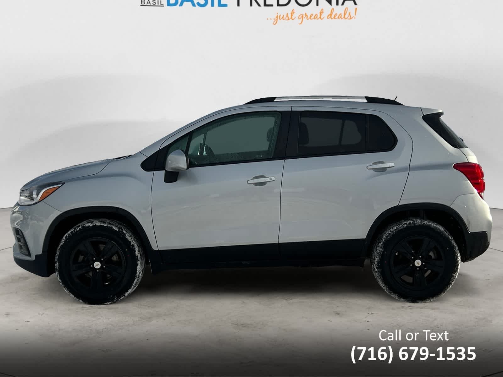 Used 2022 Chevrolet Trax LT with VIN KL7CJPSM7NB564529 for sale in Fredonia, NY