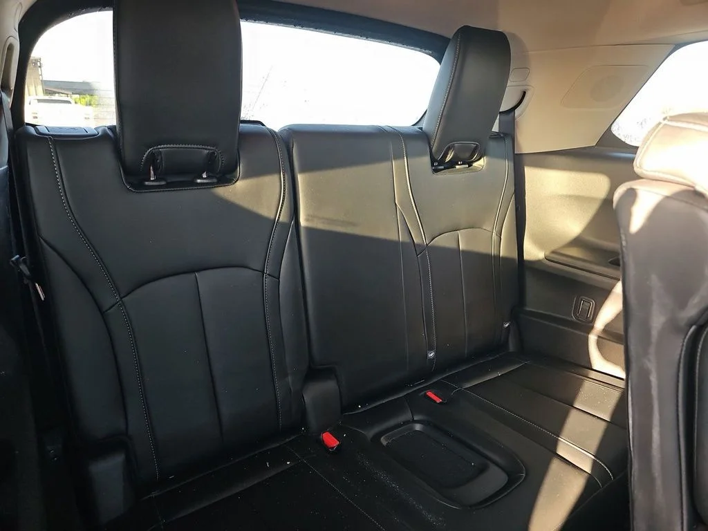 Used 2023 Gray INFINITI LUXE image 6