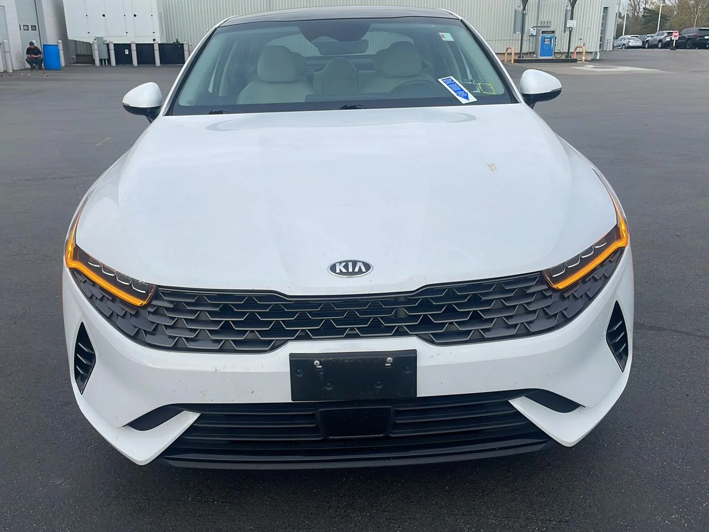 Used 2021 Glacial White Pearl Kia  image 7
