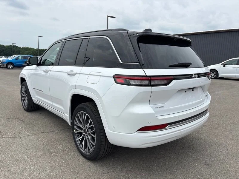 New 2026 Bright White Clear-Coat Exterior Paint Jeep Summit image 5