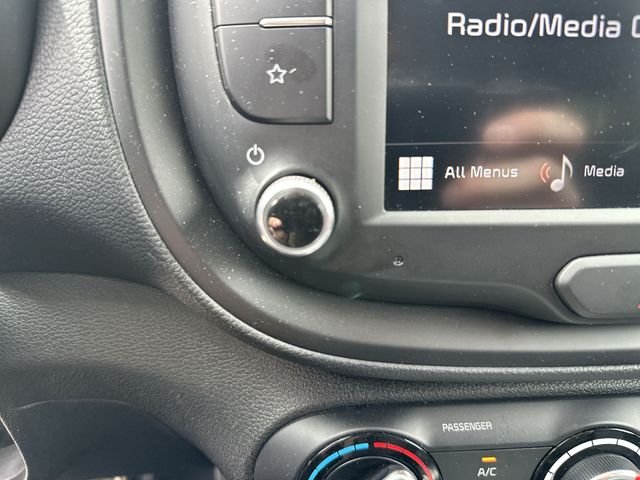 2025 Kia Soul LX - Photo 13