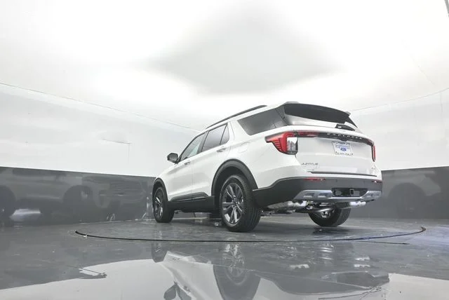 New 2026 Star White Metallic Tri-Coat Ford Active image 34
