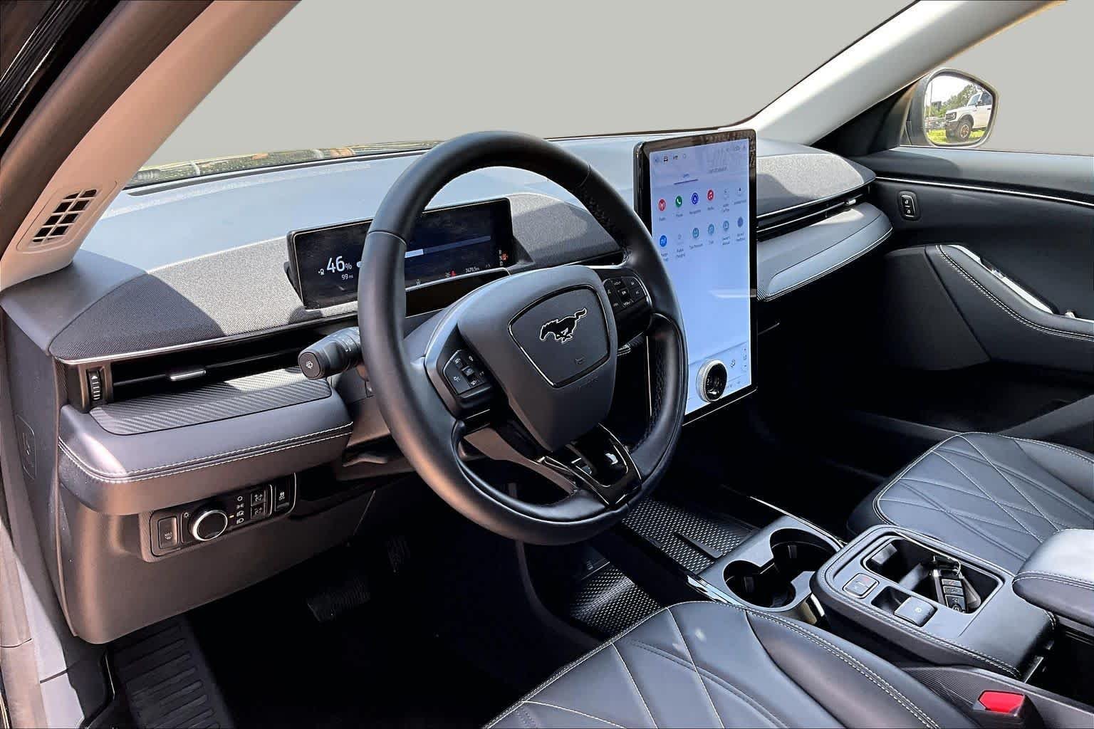 Used 2025 Shadow Black Ford Select image 17