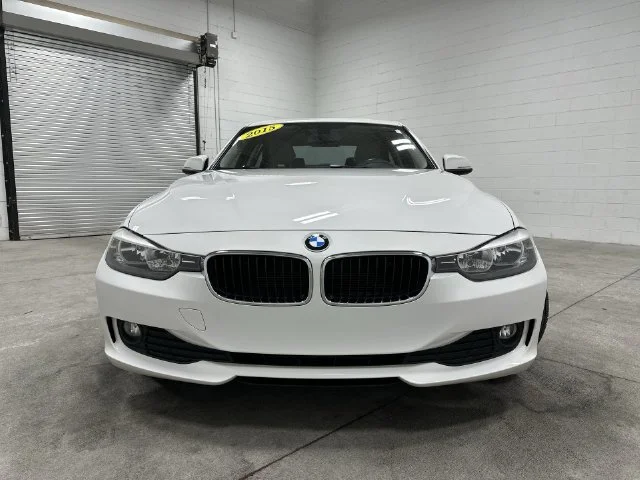 Used 2015 Alpine White BMW 320i image 10