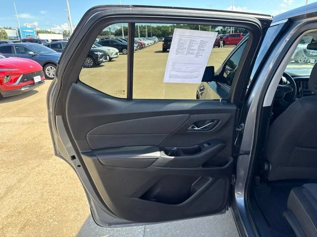 2020 Chevrolet Traverse LS - Photo 10