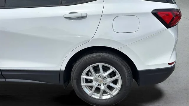 Used 2024 Summit White Chevrolet LS image 34