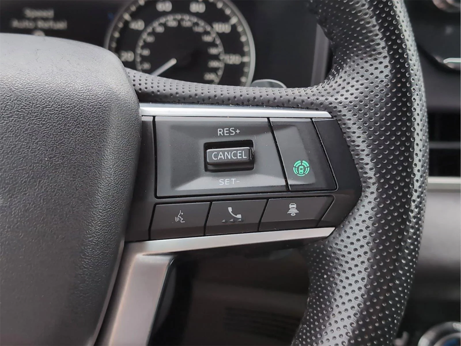 Used 2022 White Diamond Mitsubishi Black Edition image 21