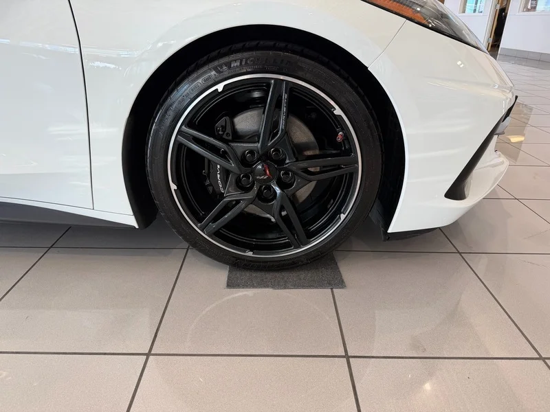 Used 2024 Arctic White Chevrolet 2LT image 25