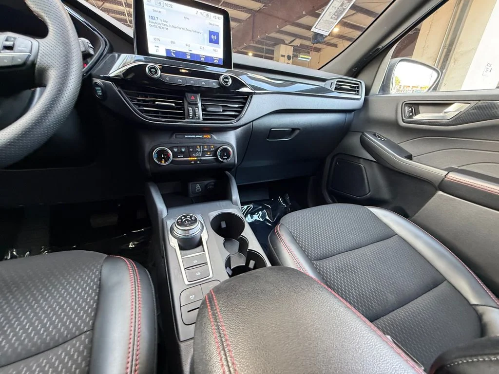Used 2025 Gray Ford ST-Line image 15