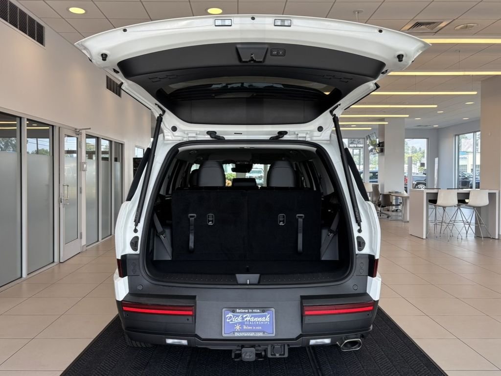 Used 2025 White Hyundai SEL image 8