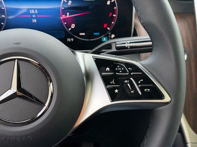 New 2026 Polar White Mercedes-Benz GLC 300 image 15