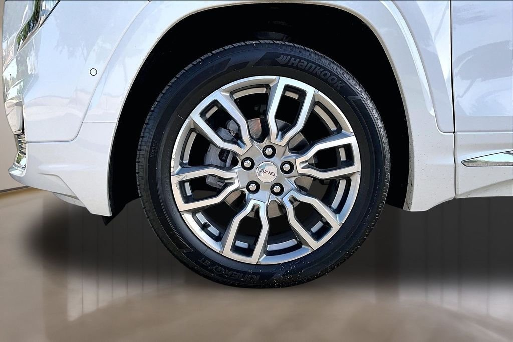 Used 2024 White GMC Denali image 8
