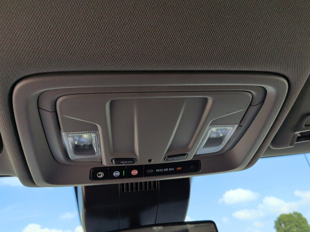 Used 2025 White Chevrolet LT image 21