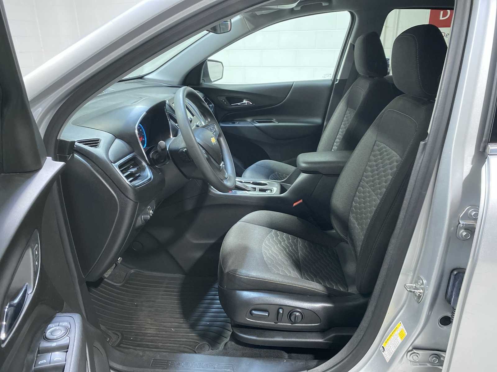 Used 2019 Chevrolet Equinox LT with VIN 3GNAXKEV1KS551881 for sale in Verona, NJ