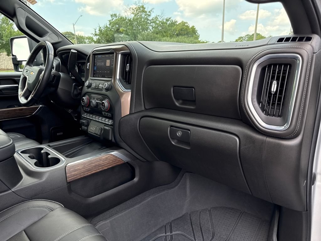 Used 2022 Silver Chevrolet High Country image 27