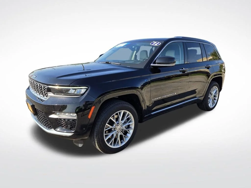 Certified Used 2022 Black Jeep Summit 4xe image 9