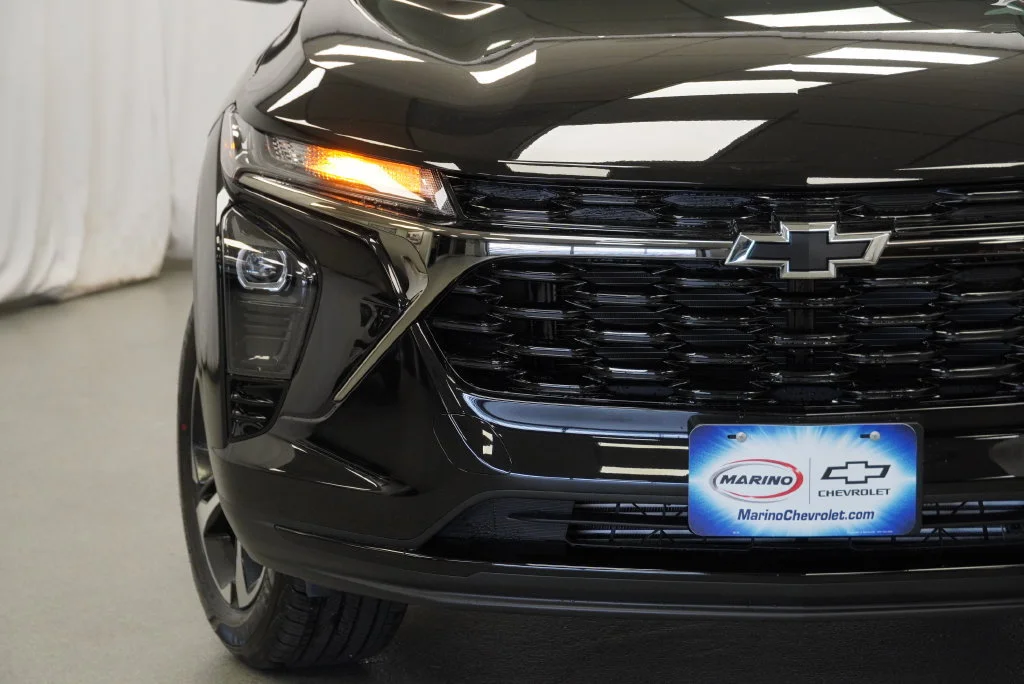 New 2026 Mosaic Black Metallic Chevrolet 1RS image 10