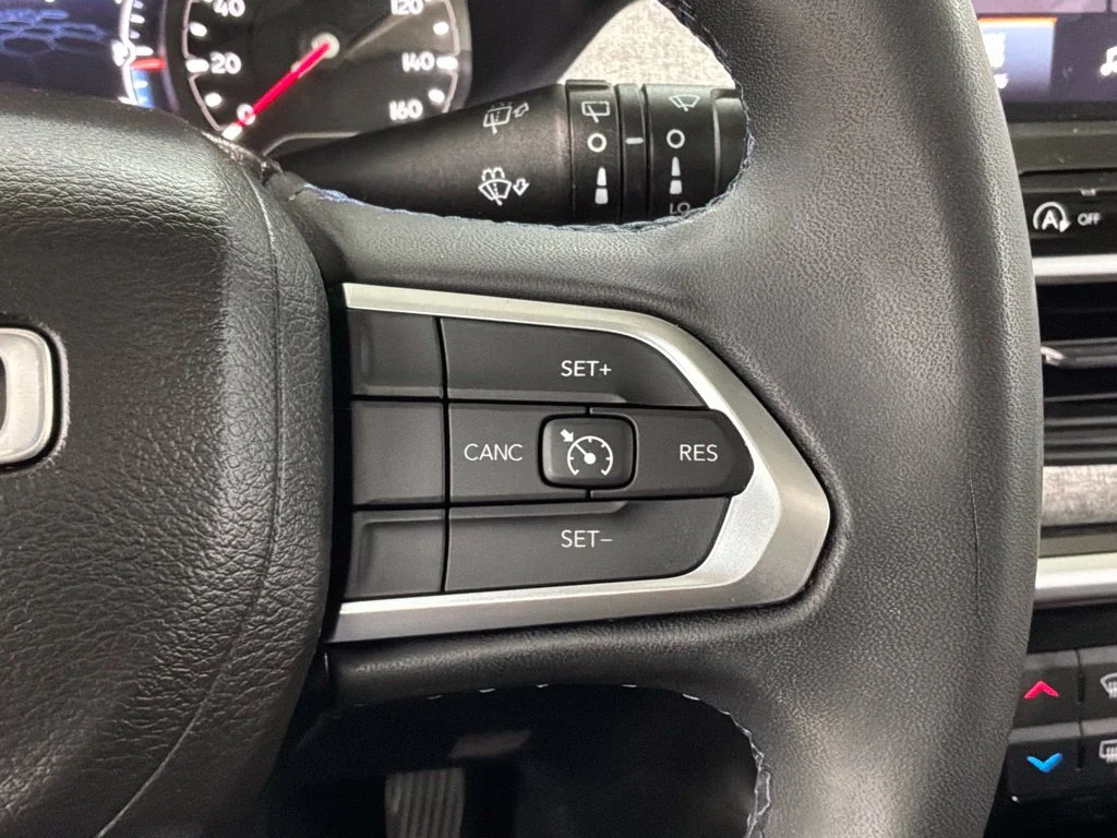 Used 2022 Crystal Metallic Jeep Latitude image 10