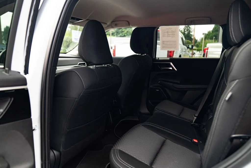 Used 2025 White Mitsubishi ES image 20