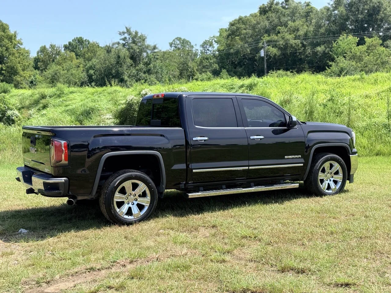 Used 2018 Black GMC SLT 4x2 4dr Crew Cab 5.8 ft. SB image 5