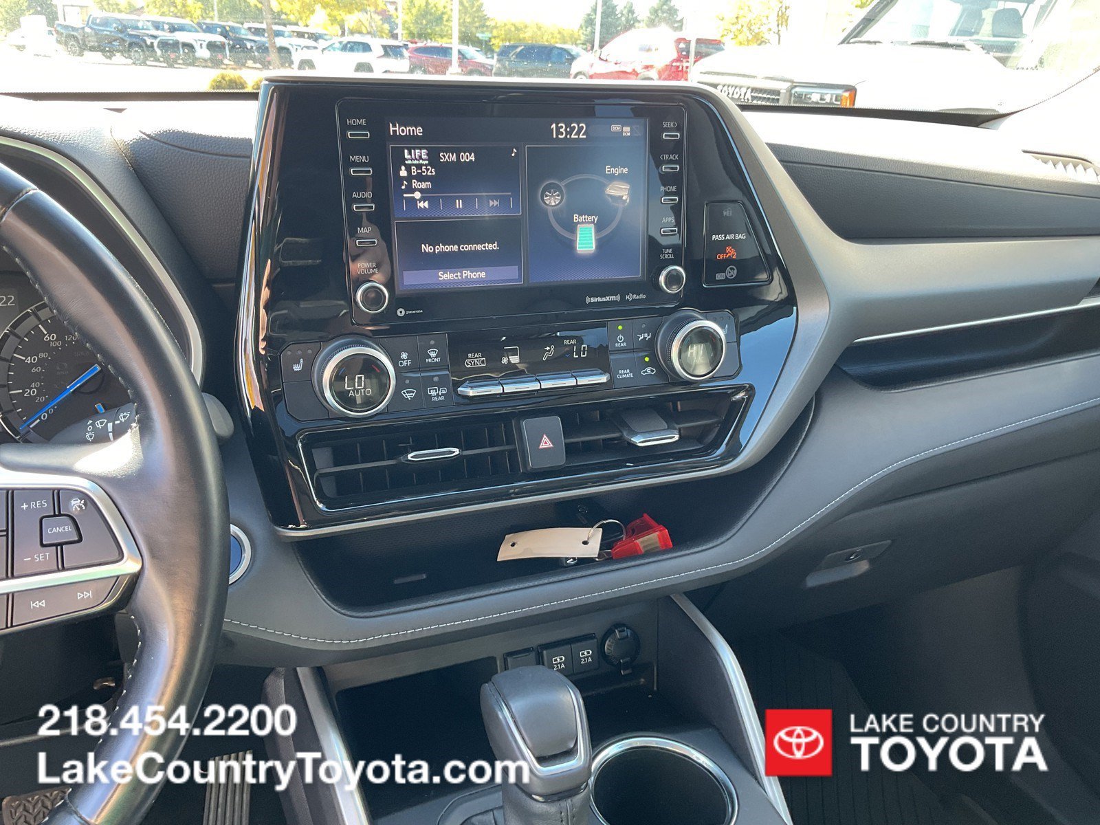 Used 2020 Blizzard Pearl Toyota XLE image 28