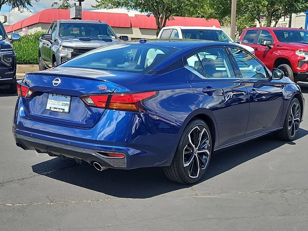 Used 2024 Deep Blue Pearl Nissan 2.5 SR image 6