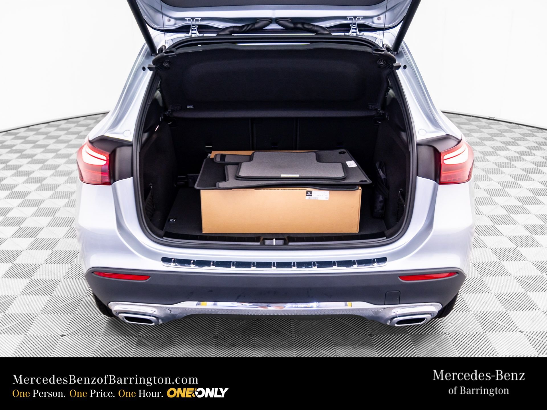 New 2026 Cirrus Silver Metallic Mercedes-Benz GLA 250 image 30