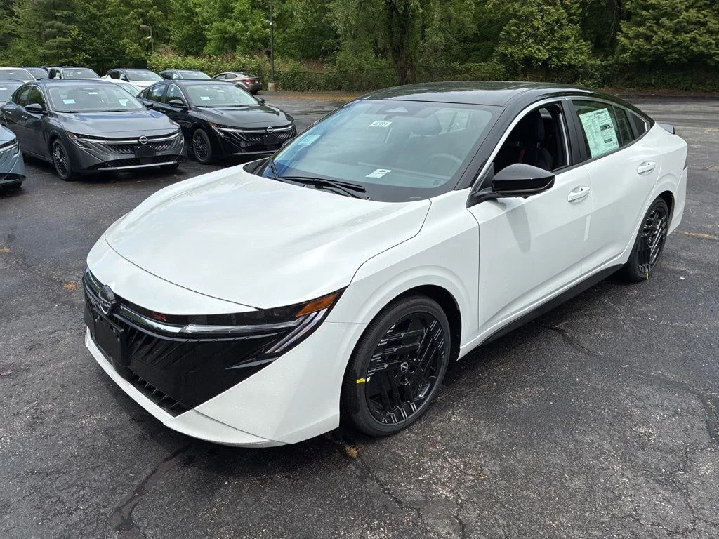 New 2026 Aspen White TriCoat / Super Black Two-tone Nissan SR image 3