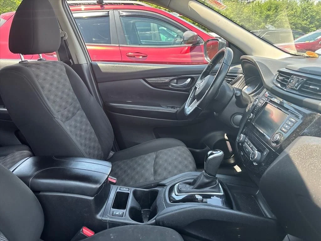 Used 2022 Gray Nissan SV image 20