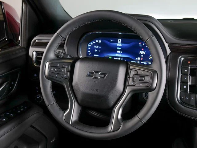 Used 2024 Red Chevrolet Z71 image 12