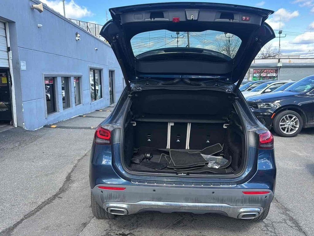 Used 2022 Blue Mercedes-Benz GLA 250 image 27