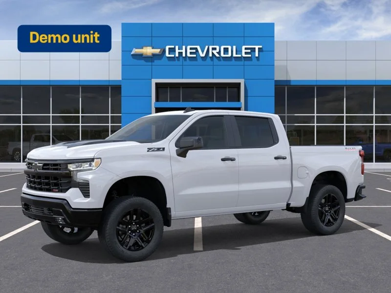 Used 2026 White Chevrolet 4WD Crew Cab 147" LT Trail Boss image 2