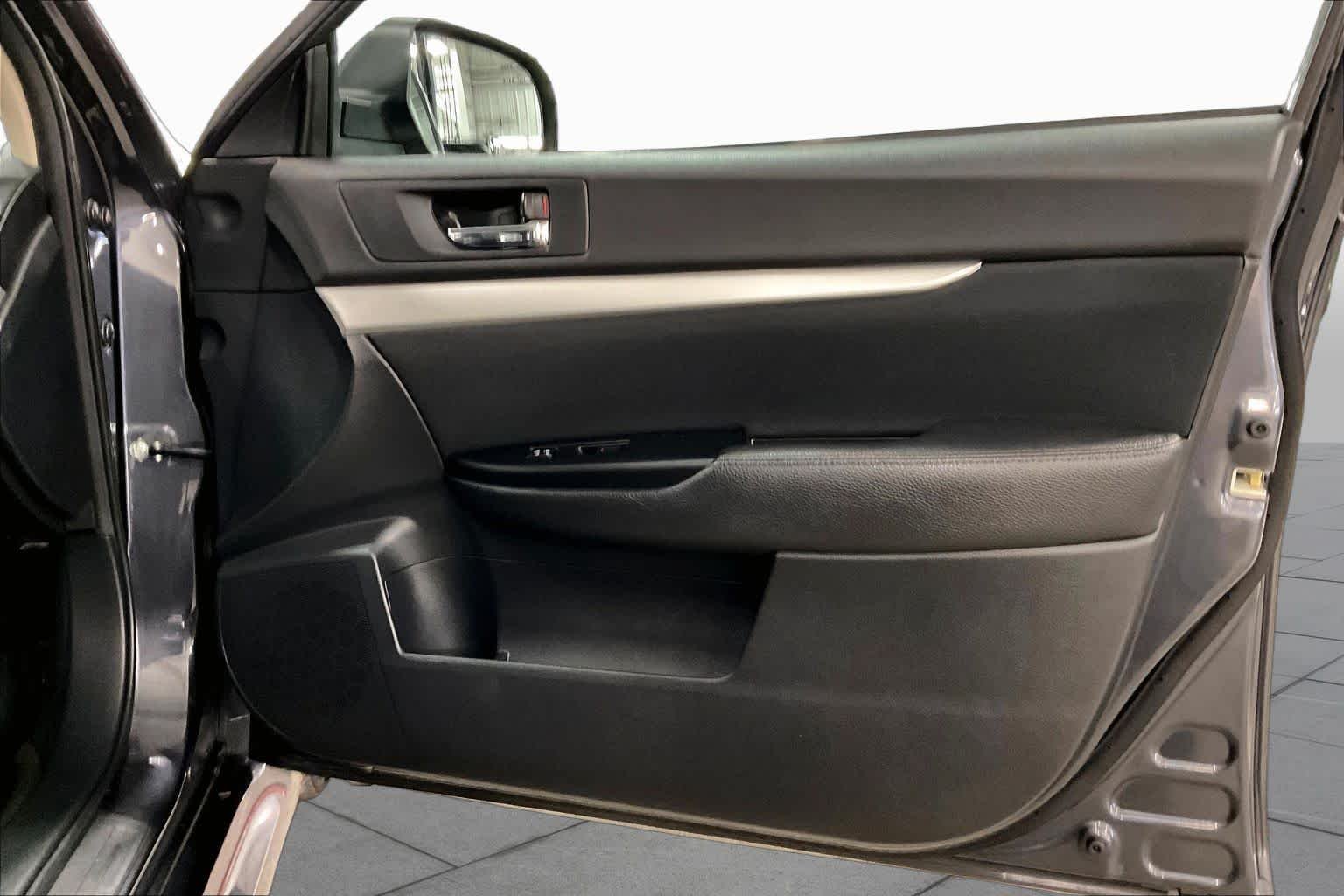 Used 2011 Graphite Gray Metallic Subaru 2.5i Prem AWP image 21