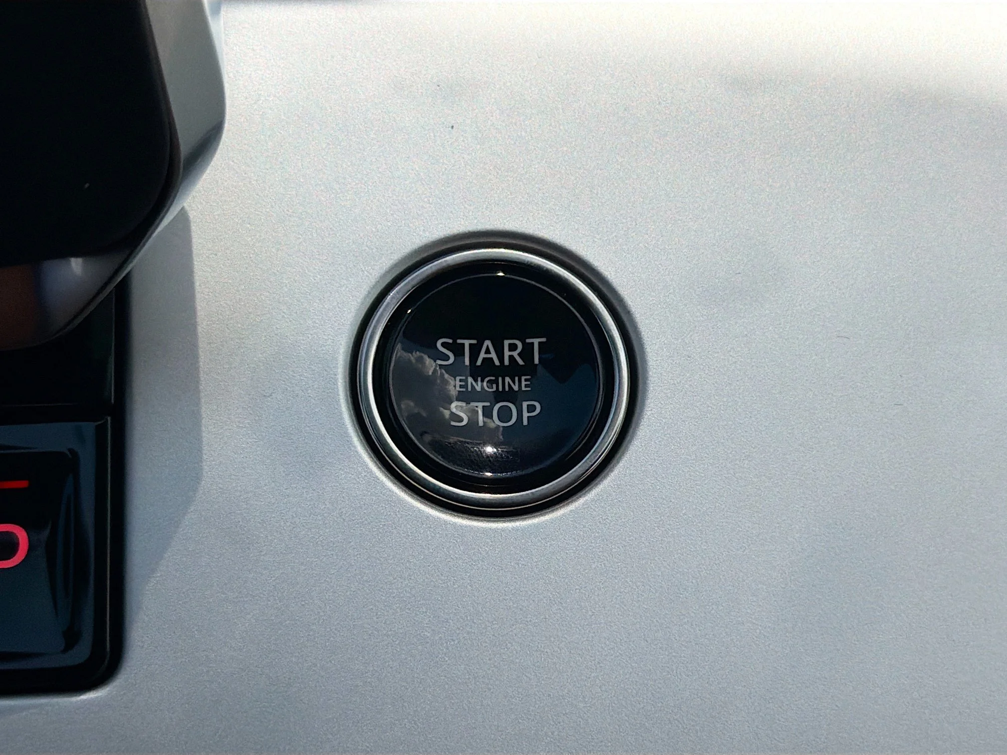 New 2026 Fuji White Land Rover SE image 38