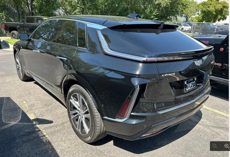 Used 2024 Stellar Black Metallic Cadillac Luxury image 3