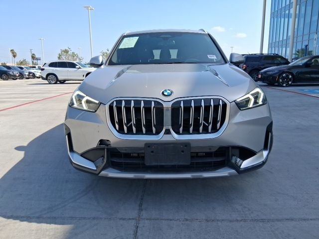 Used 2024 Silver BMW xDrive28i image 2