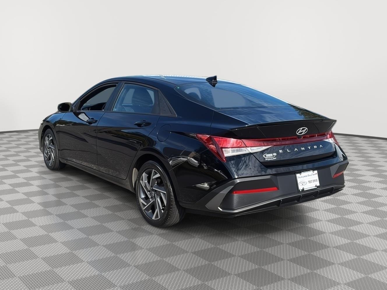 2025 Hyundai Elantra SEL - Photo 7