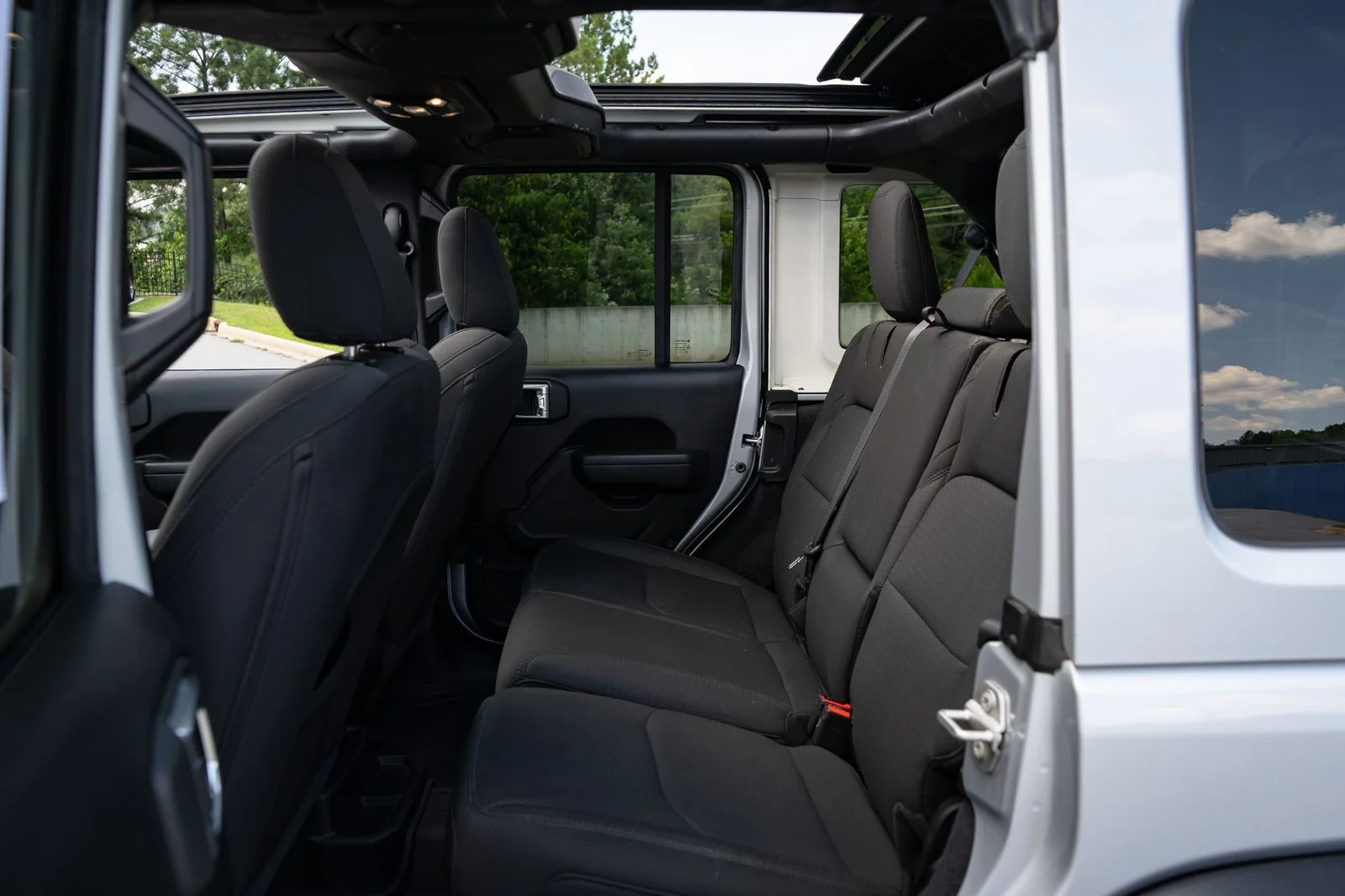 Used 2023 Silver Jeep Willys 4xe image 19