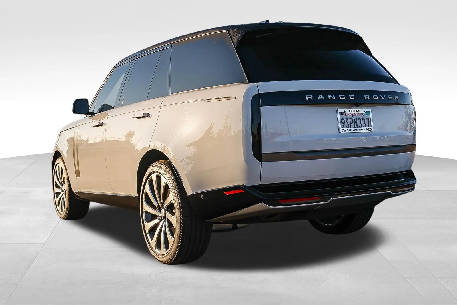 2025 Land Rover Range Rover SE - Photo 7