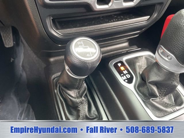 Used 2019 Bikini Pearlcoat Jeep Unlimited Sport S image 32