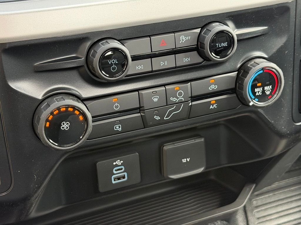 New 2026 Oxford White Ford F-250® XL image 11