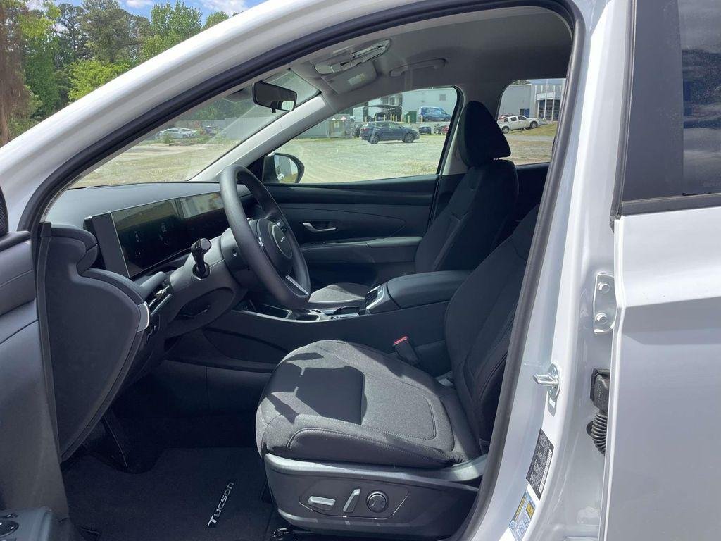 New 2026 White Hyundai SEL FWD image 16