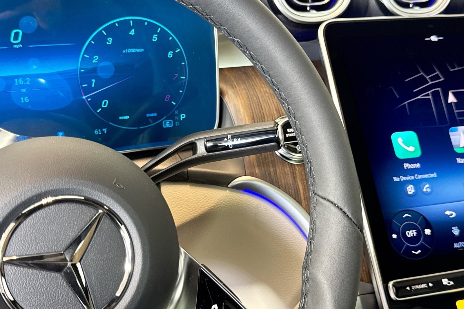 New 2026 Polar White Mercedes-Benz GLC 300 image 15