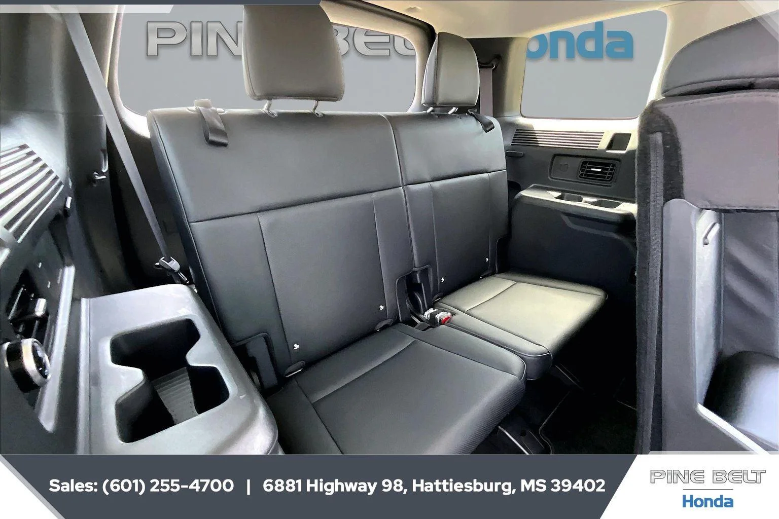 Used 2025 Serenity White Hyundai SEL image 21